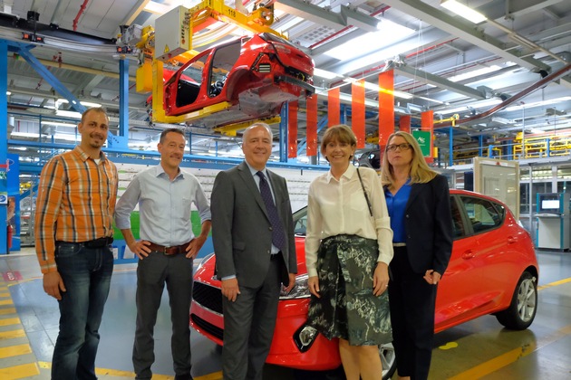 OB-Besuch bei Ford: Henriette Reker beeindruckt von hochmoderner Fiesta-Produktion