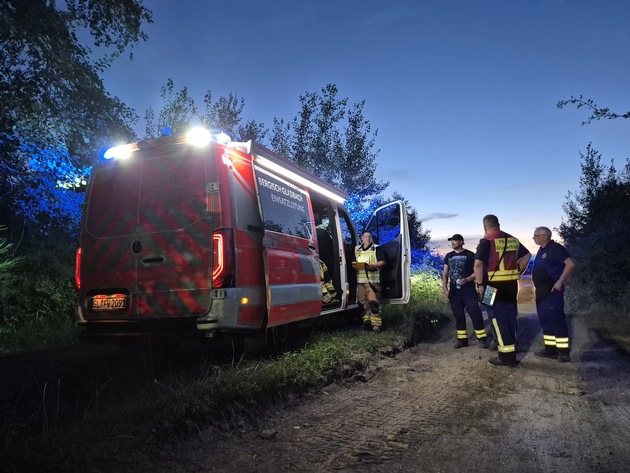FW-GL: Feuerwehr Bergisch Gladbach unterstützt bei Waldbrand in Rösrath-Brand