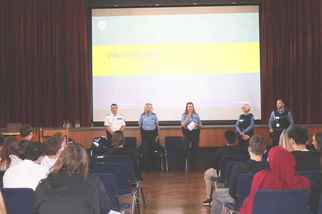 POL-KB: Bad Arolsen - "Cops im Dialog - Polizei und Schule im Austausch": Pr&auml;ventionsveranstaltung der Polizeidirektion Waldeck-Frankenberg mit Sch&uuml;lern der Kaulbachschule
