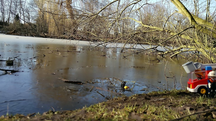 FW-WRN: Vorsicht auf Eisflächen im Stadtgebiet