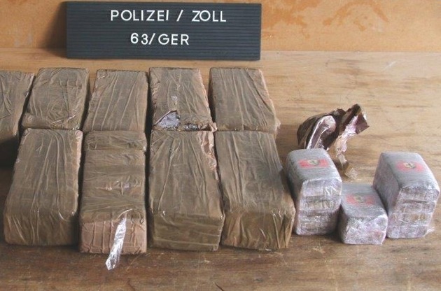 ZOLL-F: Haschischpaket führt zu Festnahme eines Drogendealers