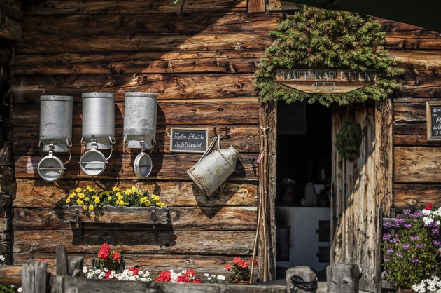 Zwischen Gipfeln und Wasserfall: Familienwanderungen in Obertauern &ndash; Gro&szlig;es Bergfest am 22. August