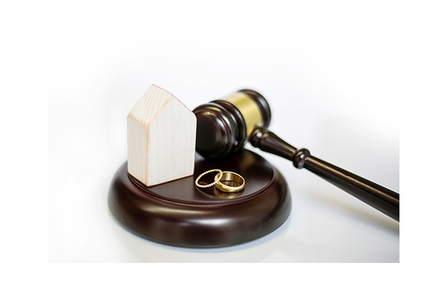 Streitfall Scheidung: Was passiert mit der Immobilie?