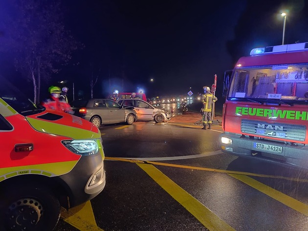POL-STD: Unfall in den frühen Abendstunden sorg für erhebliche Verkehrsstörungen in Dammhausen