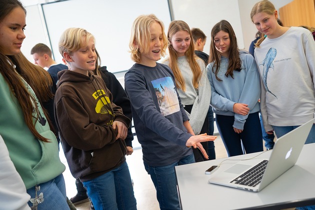 Schüler trainieren KI bei Explore Science in Mannheim (25.-27.06.)