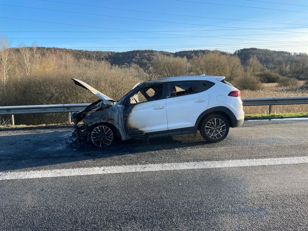 POL-PDKL: Fahrzeugbrand führt zu Stau und Anzeigen