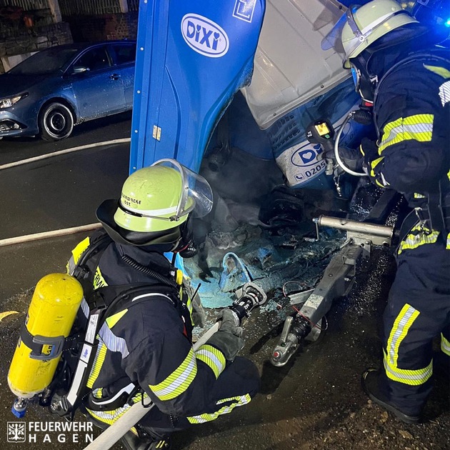 FW Hagen: Brand am Gebäude - brennt Baustellen WC