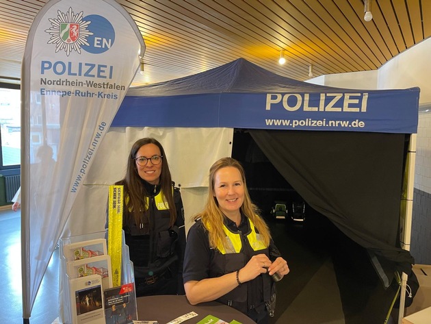 POL-EN: Ennepetal: Ranzenparty- Polizei berät zum Thema Dunkelheit