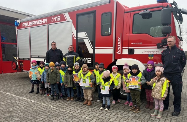 FW-KLE: Ein ganz besonderer Tag für 80 Kinder: Brandschutzerziehung bei der Freiwilligen Feuerwehr Bedburg-Hau