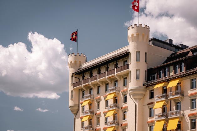 So geht Sommer in der Schweiz: Gstaad Palace rollt den grünen Teppich aus