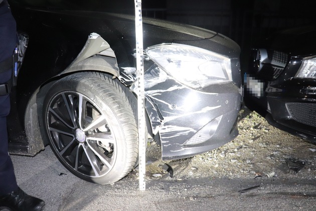 POL-ME: Betrunkener ohne Führerschein verursacht bei mehreren Autounfällen über 40.000 Euro Sachschaden - Langenfeld - 2204123
