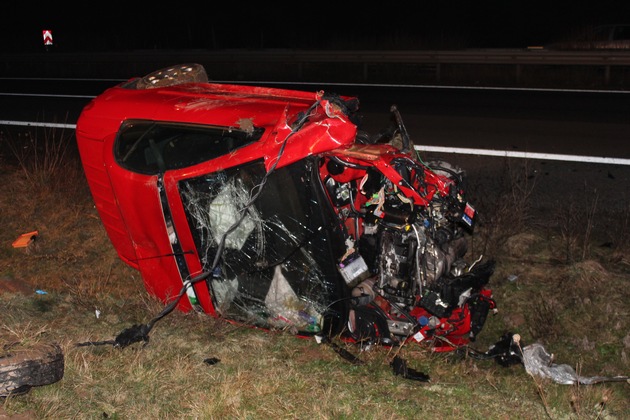 POL-PDKL: A63/Mehlingen, Unfallflucht nach Überholvorgang-ein Leichtverletzter