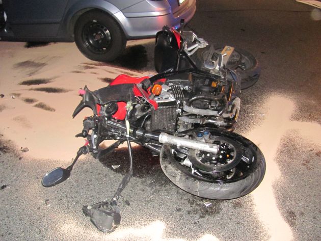 POL-WL: Motorradfahrerin stirbt bei Verkehrsunfall ++ Seevetal/Maschen - Frau von Einbrechern überrascht ++ Seevetal/Beckedorf - Diesel abgezapft ++ Und weitere Meldungen