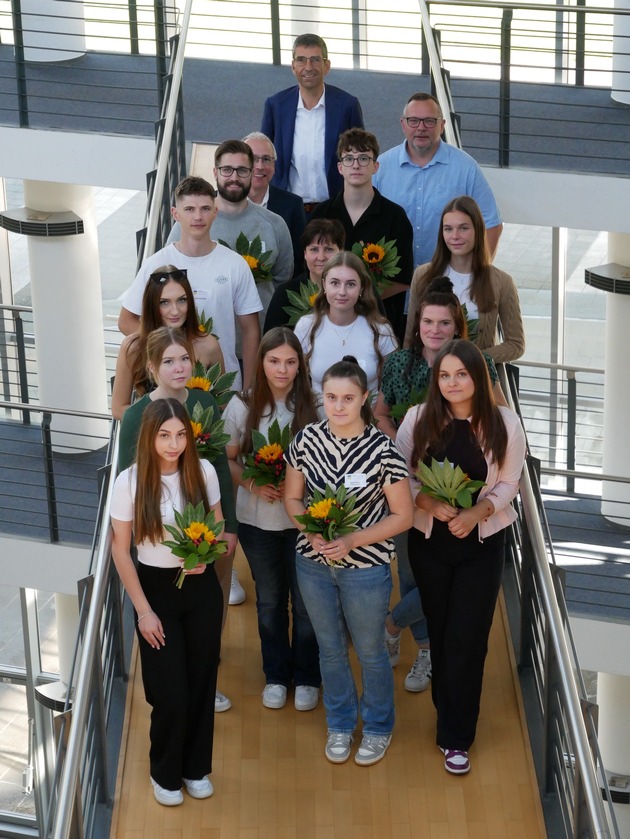 57 Nachwuchskräfte beginnen Studium und Ausbildung bei der DRV Berlin-Brandenburg