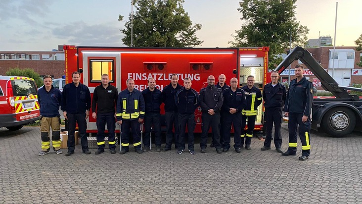 FW-OE: Feuerwehr-Führungseinheit aus dem Kreis Olpe hat in Erftstadt unterstützt