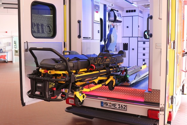 FW Menden: Neuer Rettungswagen für die Feuerwehr Menden