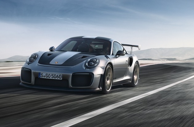 Porsche Schweiz AG: Porsche pr&auml;sentiert den leistungsst&auml;rksten Elfer aller Zeiten / Neuer 911 GT2 RS mit 700 PS, Hinterradantrieb, Rennsportfahrwerk und Hinterachslenkung