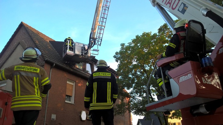 FW-KLE: Brand einer Hochspannungsleitung / Unterstützung Rettungsdienst - Zwei Einsätze für die Freiwillige Feuerwehr Bedburg-Hau