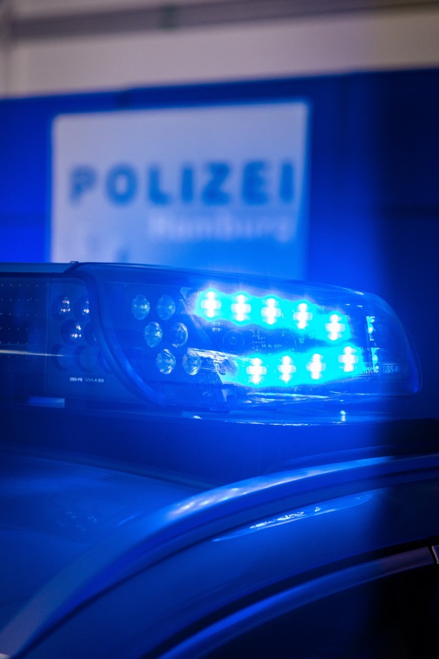 POL-HH: 260519-1. Neuer Hingucker in Hamburg: Peterwagen fahren künftig dauerhaft mit Blaulicht