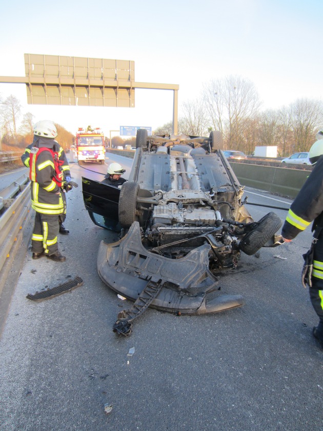 FW-MH: Unfall auf der A40 sorgt für Stau