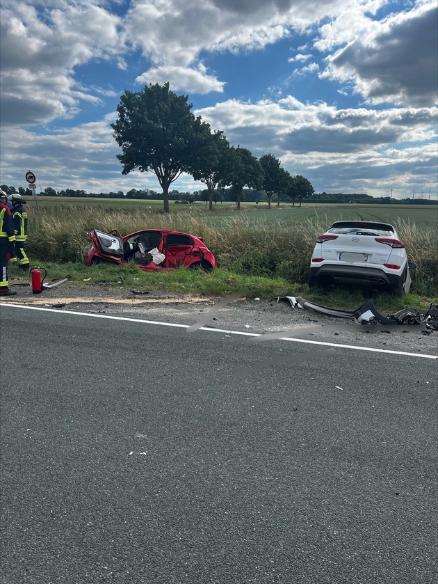 FW Ense: Verkehrsunfall mit 4 Verletzten in Ense-Sieveringen