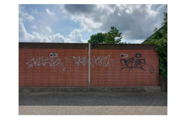 POL-NMS: 230801-1-pdnms Zeugenaufruf nach Graffiti in Fockbek