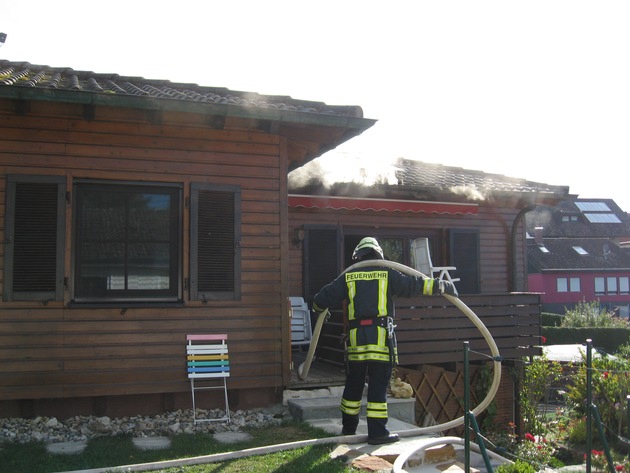 KFV-CW: 100.000 EUR Sachschaden bei Küchenbrand in Nagold-Mindersbach

Keine Verletzten - Feuerwehr verhindert Schlimmeres