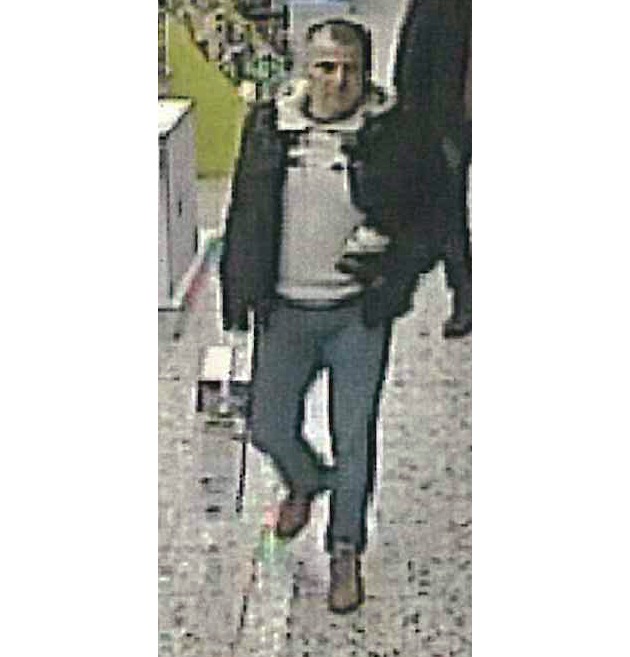POL-BO: Bochum / Wattenscheid / Räuberischer Diebstahl im Supermarkt - Wer kennt die beiden abgebildeten Männer?