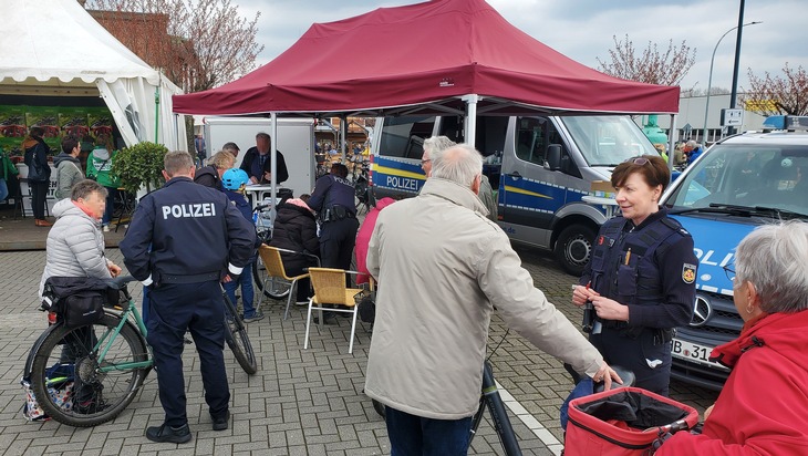 POL-Bremerhaven: Polizei registriert im Fischereihafen 134 Fahrräder