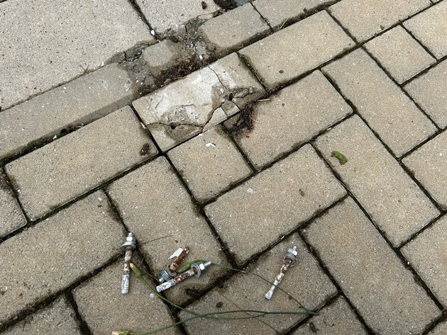 POL-PDTR: Sachbeschädigung in Osburg