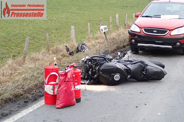 FW-PL: OT-Teindeln. Motorradfahrer wird bei Verkehrsunfall auf B236 schwer verletzt. Rettungshubschrauber im Einsatz.