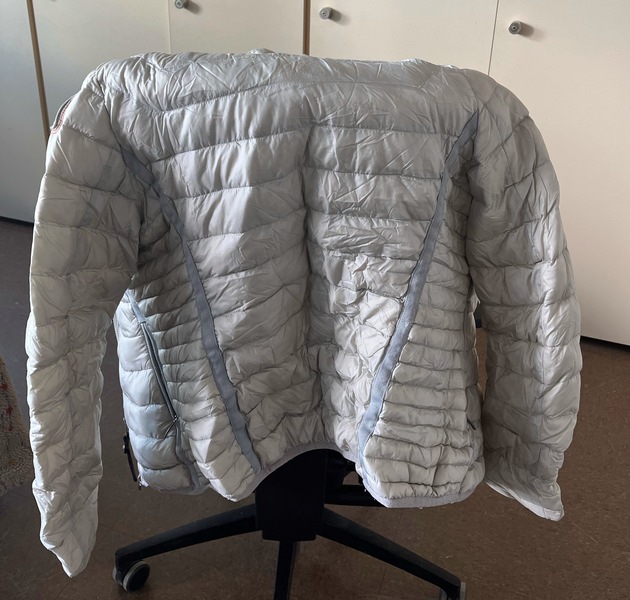 POL-NE: Autoaufbrecher gefasst - Polizei sucht Eigentümer von Diebesgut