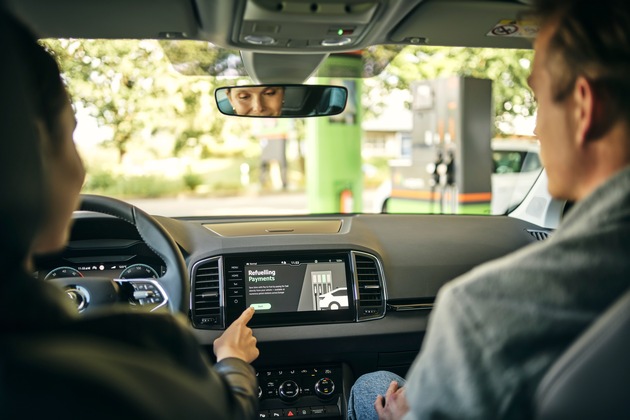 Škoda Auto führt In-car-Payment mit neuem Pay-to-Fuel-Dienst ein