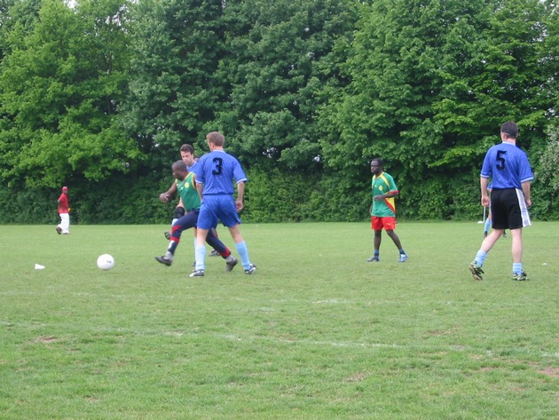 POL-GOE: (601/03) Fußballturnier Kamerun: Faire Göttinger Polizei belegt Platz 2