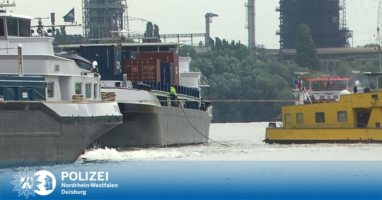 POL-DU: Duisburg: Tankmotorschiff steckt auf Sandbank fest