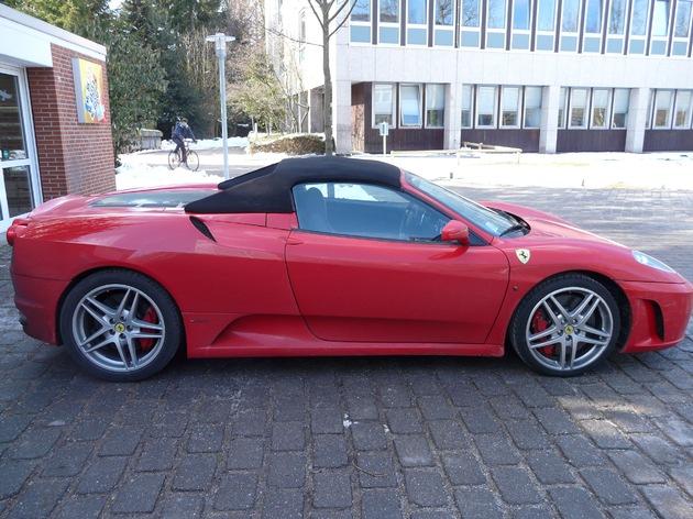 POL-WL: Ferrari sichergestellt - Fotos in der digitalen Pressemappe