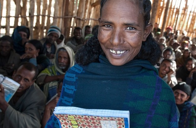 Stiftung Menschen für Menschen: Zum Weltalphabetisierungstag am 8. September: Noch immer kann die Hälfte der Bevölkerung in Äthiopien weder lesen noch schreiben oder rechnen