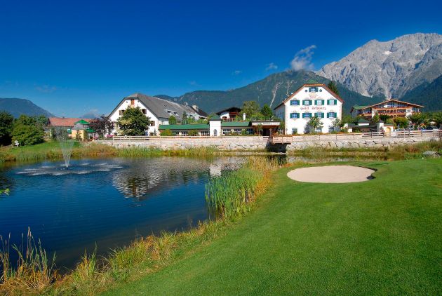 HolidayCheck-Award 2011 - Urlauber küren das Tiroler Alpenresort
Schwarz zum beliebtesten Wellnesshotel Österreichs - BILD