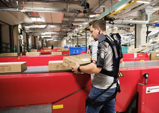 Witt-Gruppe testet Exoskelette in der Logistik