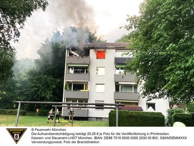 FW-M: Feuerwehr verhindert Dachstuhlbrand (Fürstenried-West)