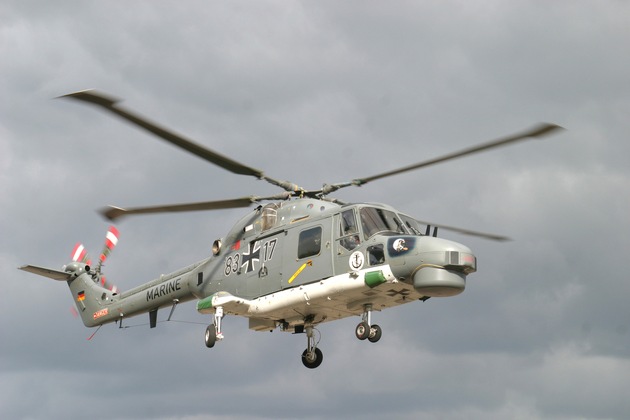 Deutsche Marine: Pressetermin - &quot;Im Einsatz für den Frieden&quot; - Bundesminister der Verteidigung besucht auf seiner Sommerreise Marineflieger in Nordholz