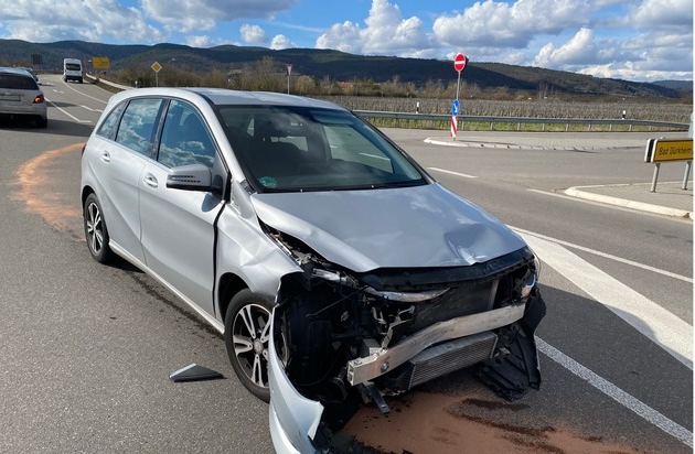 POL-PDNW: (Deidesheim) Die Vorfahrt missachtet...