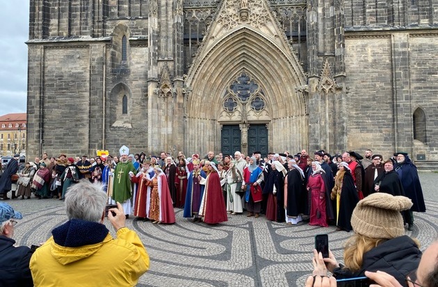 Zentrum für Mittelalterausstellungen: 70.000 Menschen auf den Spuren Kaiser Ottos des Großen in Sachsen-Anhalt / Zentrum für Mittelalterausstellungen zieht positive Bilanz zum Projekt "Des Kaisers letzte Reise"