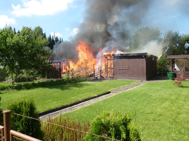 POL-NOM: Brand mehrerer Gartenlauben - Bilder im Anhang