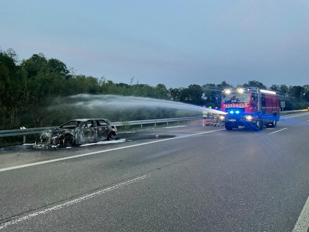 FW Alpen: Einsatzreicher Abend auf der Autobahn A57