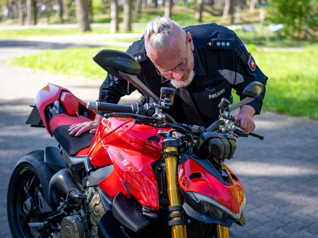 POL-LG: ++ Kontrolle im Amt Neuhaus ++ Polizei kommt mit Motorradfahrenden ins Gespräch ++ Präventionsgedanke im Vordergrund ++ Mehrere mündliche Verwarnungen ++