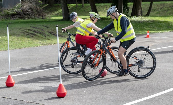 Neue Elterninformation von DVW und UDV unterstützt beim sicheren Radfahren in der Sekundarstufe