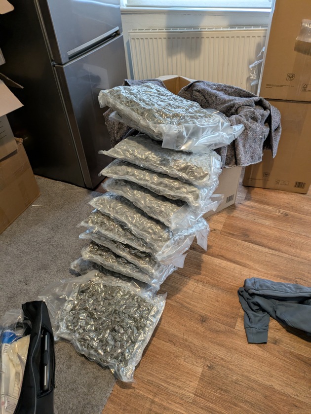 POL-H: Herausragender Drogenfund: &Uuml;ber 200 Kilogramm Marihuana beschlagnahmt - F&uuml;nf Tatverd&auml;chtige in U-Haft