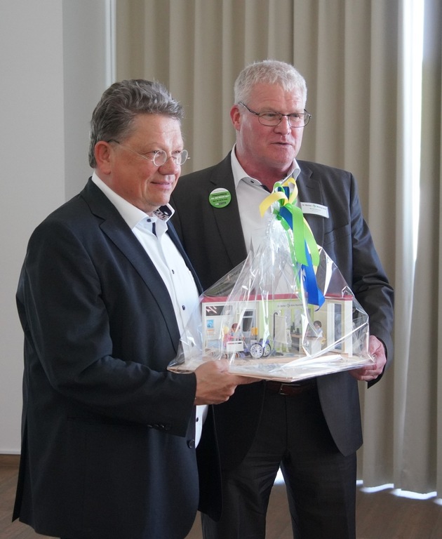 Minister Dr. Andreas Philippi besucht Dr. Becker Klinik Norddeich