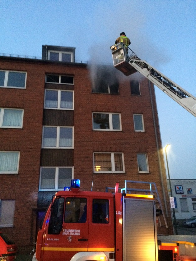 FW-Stolberg: Ausgedehnter Wohnungsbrand / Eine verletze Bewohnerin